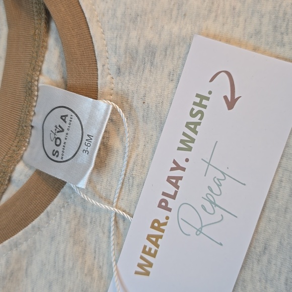 Shop Sova Colorblock T-Shirt - Cream, Green, and Red - Picture 4 of 4